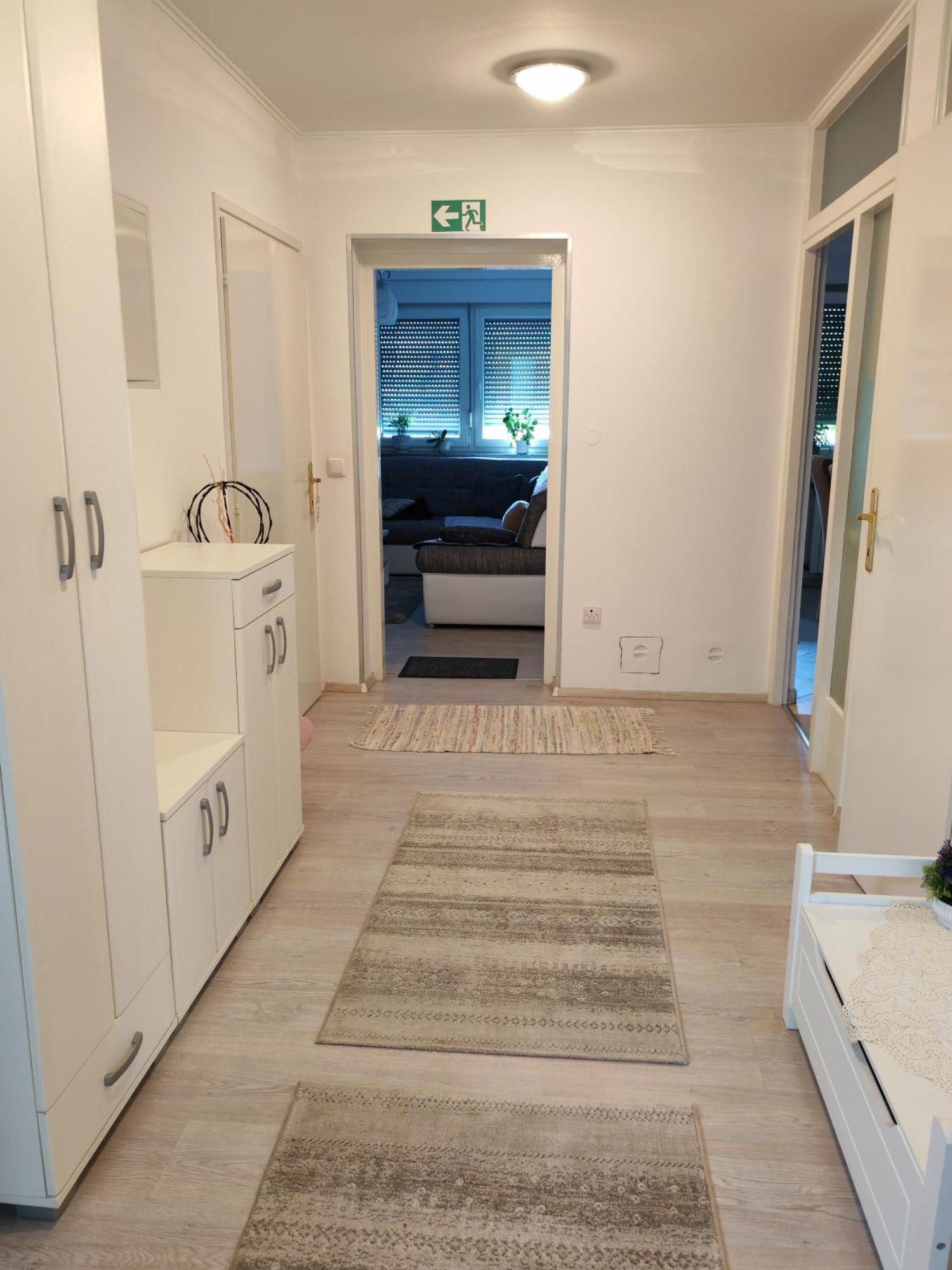 Apartman Ivana カルロヴァッツ エクステリア 写真